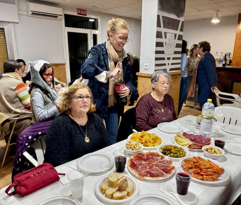 Ciudad Real: Los mayores de Las Casas despiden el año con una merienda-cena
