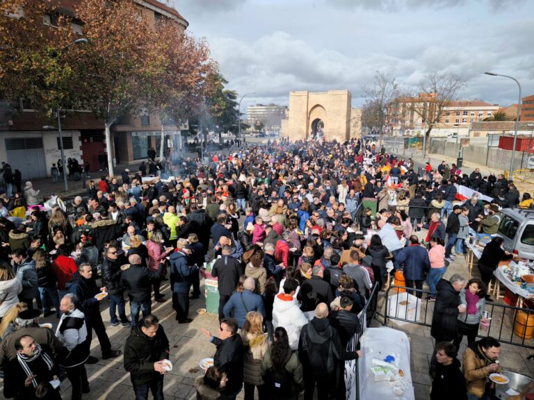 Ciudad Real: Miles de personas despiden el año con cañas y migas