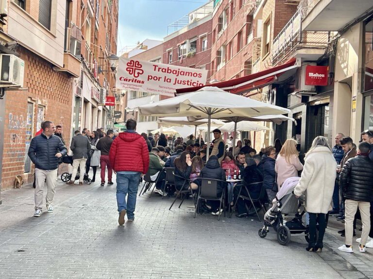 Puertollano despide el año con el fenómeno del terraceo y el pinchadiscos «carillón»