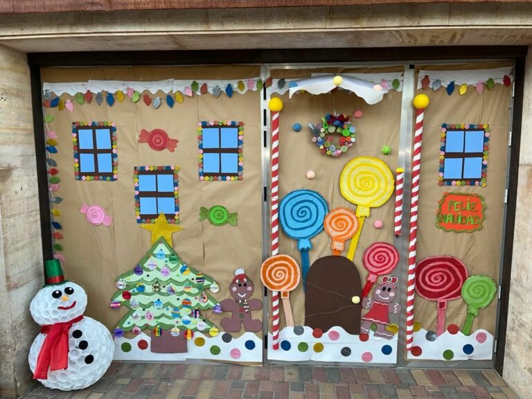 Un total de 14 fachadas han sido decoradas con motivo del concurso organizado por el Ayuntamiento de Corral de Calatrava