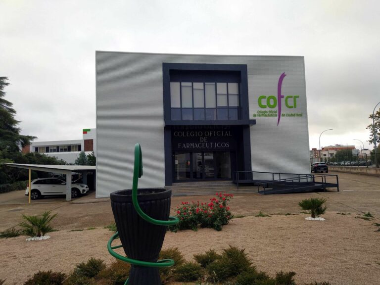 El Colegio de Farmacéuticos de Ciudad Real abre el 13º Concurso de Escaparatismo Navideño y el 4º Concurso de Fotografía Navideña