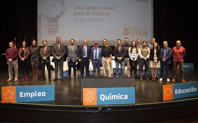 Transformación industrial, sostenibilidad y compromiso social, las tres claves de Repsol en Puertollano durante 2023