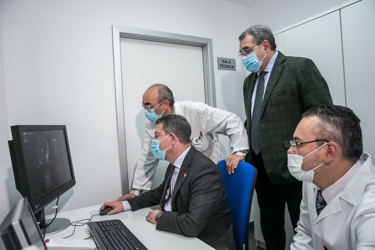 El Gobierno de Castilla-La Mancha invierte 1,5 millones de euros en la nueva resonancia magnética del Hospital de Valdepeñas