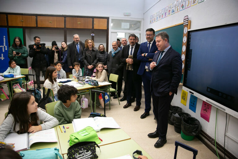 García-Page avanza la inminente contratación de 430 nuevos docentes para su incorporación al Plan de Éxito Educativo de Castilla-La Mancha