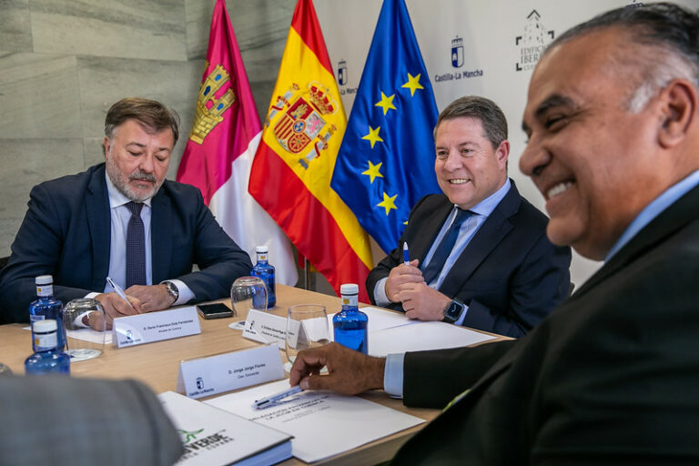 El presidente García-Page se propone “doblar los puestos de trabajo vinculados al turismo” en la próxima década en Castilla-La Mancha
