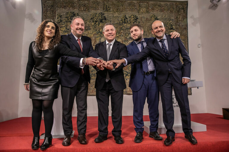 García-Page avala una estrategia de 10.000 viviendas que, lejos de la especulación, cumpla con un “enfoque social”