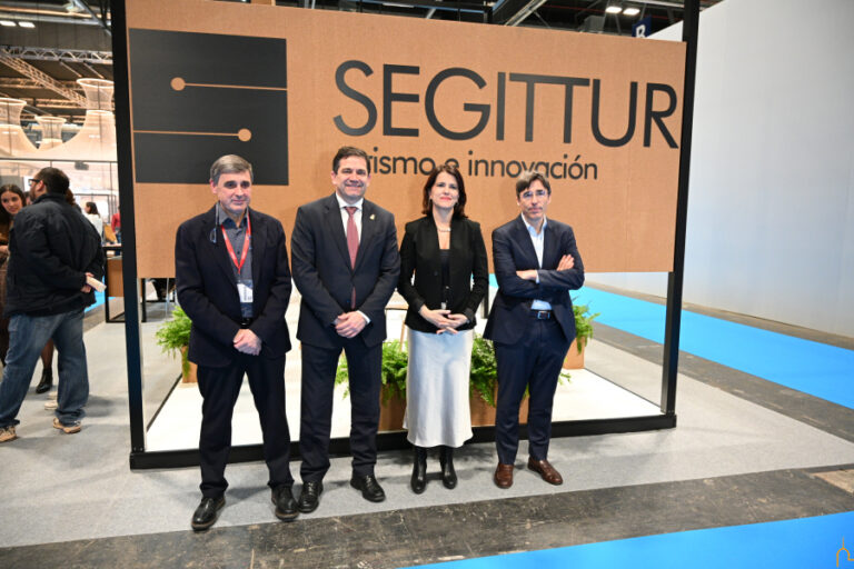 El presidente de la Diputación apuesta por la revalorizar los destinos turísticos a través de la innovación y la tecnología