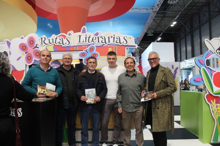 La trilogía “En la raya del infinito” de Rafael Cabanillas se suma a las Rutas Literarias por Castilla-La Mancha, presentadas en FITUR