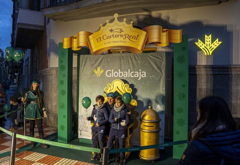 El Cartero Real de Globalcaja recoge las cartas a los Reyes Magos de 1.000 niños y niñas en Ciudad Real