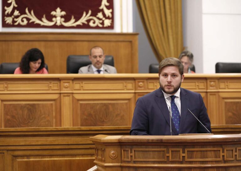 El Gobierno de Castilla-La Mancha cierra filas con Page, normaliza hablar con el «adversario» y confía en que no haya «vendetas»
