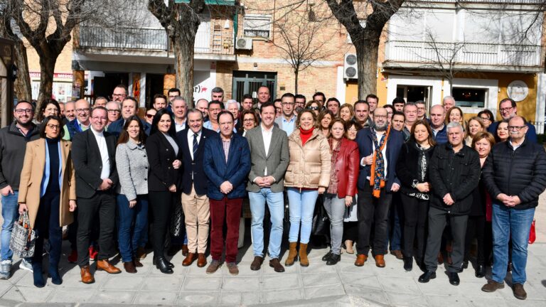 Alcaldes del PP de Castilla-La Mancha firman el manifiesto «por la igualdad de los españoles» y dicen «basta ya» a Pedro Sánchez