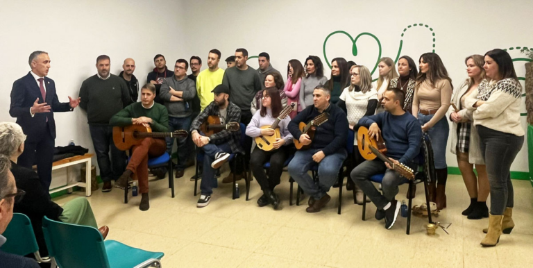 Puertollano: Villancicos de «Fuente Agria» en el encuentro de Reyes de la Asociación de Lucha contra el Cáncer