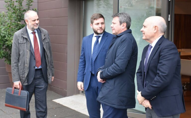 El Gobierno de Castilla-La Mancha aborda proyectos e infraestructuras estratégicas para la región con el Ministerio de Transportes y Movilidad Sostenible