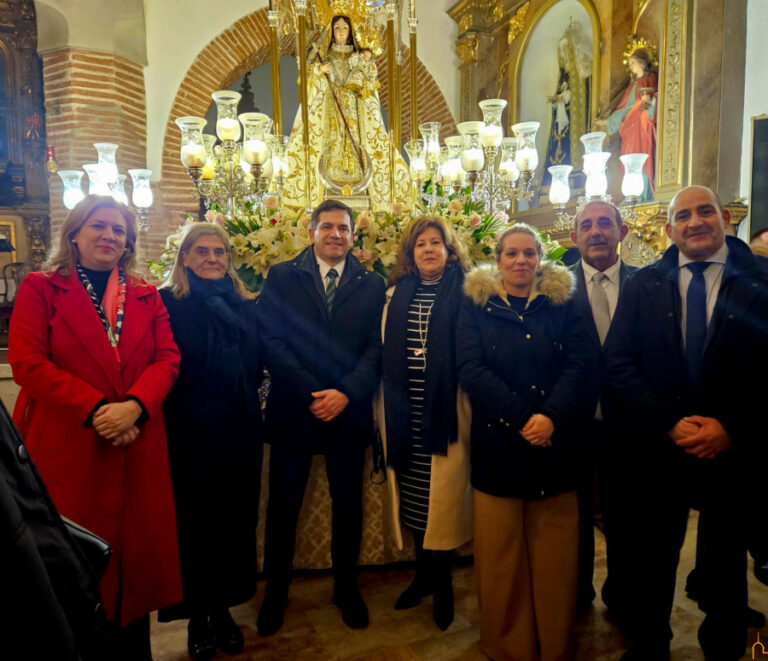 El presidente de la Diputación acompaña al pueblo de Corral de Calatrava en el día grande de las fiestas en honor a la Virgen de la Paz