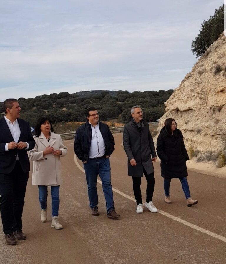 El PSOE reivindica a Valverde el arreglo integral de la CR-614, que une Torrenueva con Torre de Juan Abad, que se encuentra “en pésimo estado”
