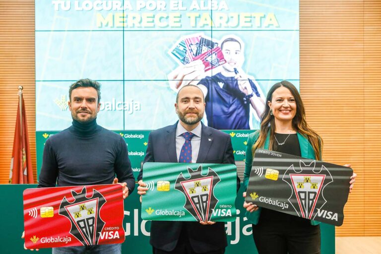 Globalcaja presenta las nuevas tarjetas del Albacete Balompié