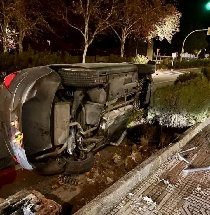 Puertollano: Aparatoso accidente con vuelco para despedir el año