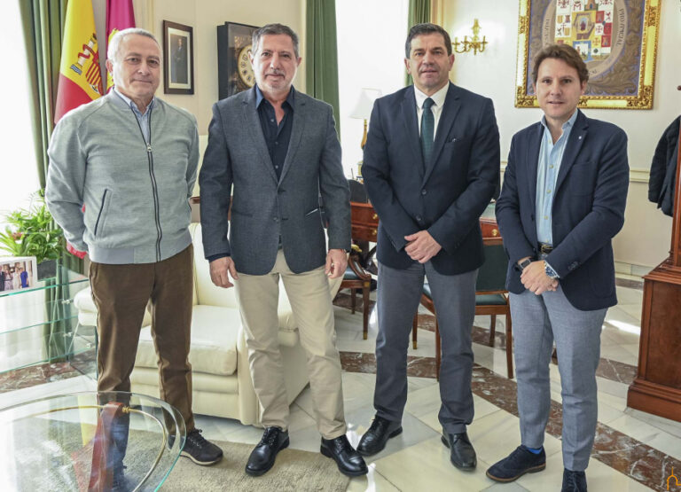 La Diputación y el Colegio Oficial de Arquitectos colaborarán en beneficio de los ayuntamientos