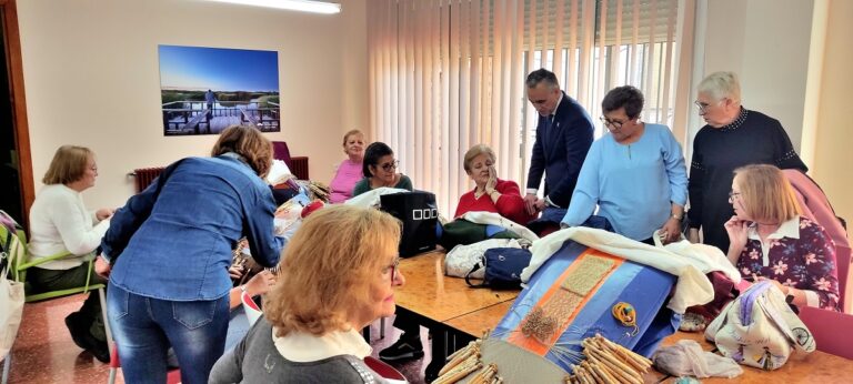 El Ayuntamiento de Puertollano apoyará las actividades de dinamización cultural de mayores de la asociación «Torrecilla»