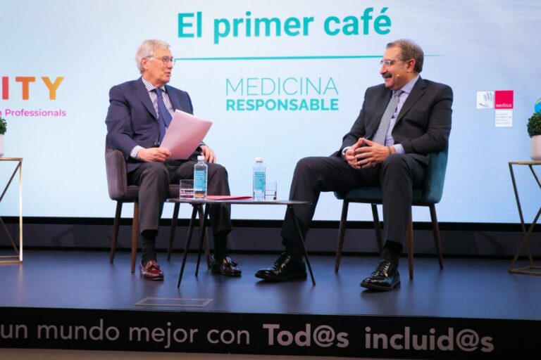 El Gobierno regional destaca que actualmente es cuando hay más profesionales trabajando en la historia de la sanidad de Castilla-La Mancha