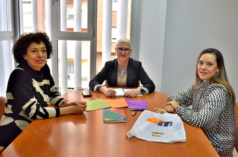 El Ayuntamiento de Puertollano cede  un espacio a la Fundación «Mujeres» para el «empoderamiento» y la mejora del empleo