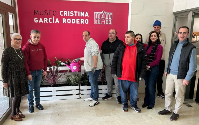Puertollano: Alumnos del centro ocupacional de Aspades hacen más verde y acogedor el Museo García Rodero