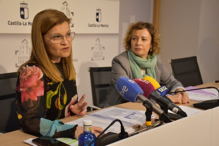 El Gobierno de Castilla-La Mancha contabiliza 7.768 llamadas durante el año 2023 a la línea permanente de atención 900 100 114