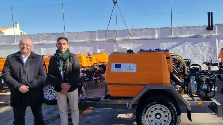 El Gobierno de Castilla-La Mancha distribuye remolques con depósito de agua a 36 agrupaciones de Protección Civil