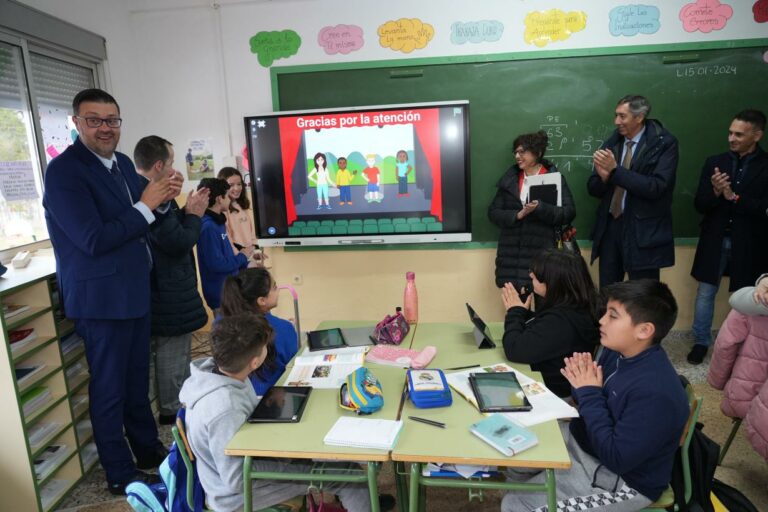 Los centros educativos de la región tendrán hasta el 30 de enero para participar en la primera convocatoria de proyectos de innovación educativa  