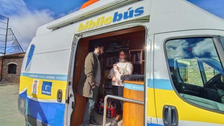 El Gobierno regional trabajará, a lo largo de la legislatura, para acometer una renovación integral del servicio de bibliobuses de Castilla-La Mancha  