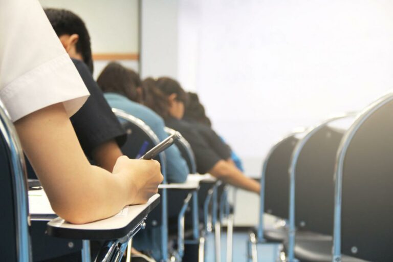 Los aspirantes al concurso-oposición al cuerpo de maestros dotada con 1.133 plazas podrán presentar sus solicitudes hasta el 19 de febrero