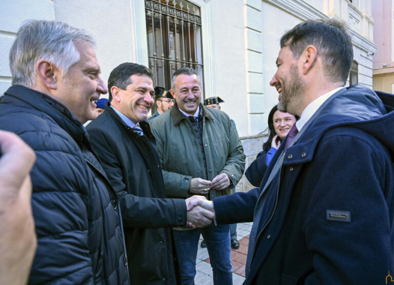 Miguel Ángel Valverde felicita al nuevo subdelegado del Gobierno con motivo de su toma de posesión