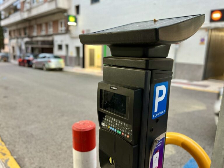 La concesionaria de la zona azul de Puertollano cobra indebidamente por una nueva aplicación que solo está «en pruebas»