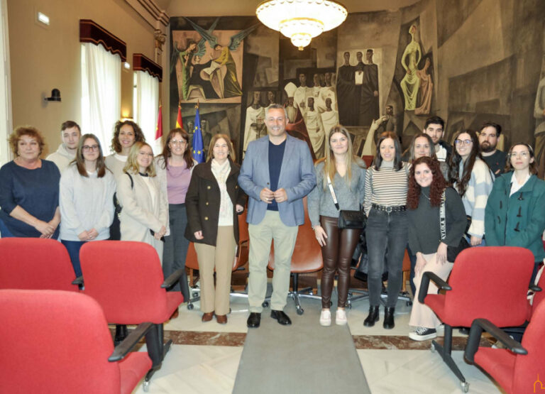 Alumnos del instituto Virgen de Gracia de Puertollano visitan el Palacio de la Diputación de Ciudad Real