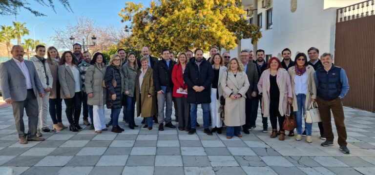Valverde pone en valor el trabajo de alcaldes y portavoces del PP frente al «abandono» de la Junta