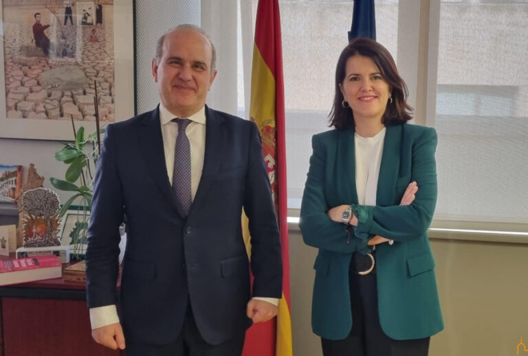 La vicepresidenta de la Diputación visita al Rector de la UNED