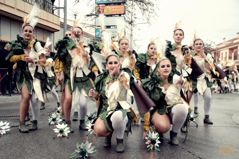 «El Burleta» de Campo de Criptana y «Déjame que te Cuente» de Villafranca de los Caballeros triunfan en el Desfile Nacional Carrozas y Comparsas de Tomelloso