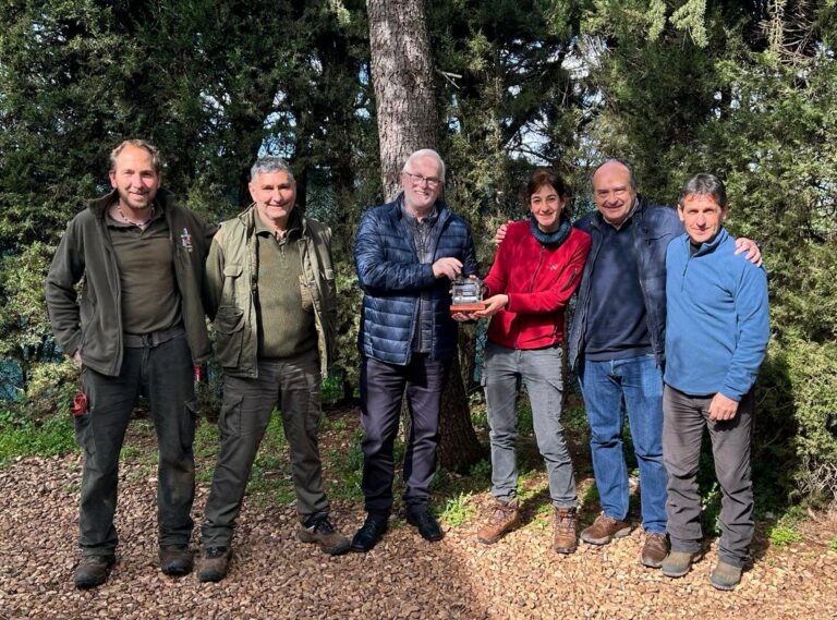 El Gobierno regional reconoce la contribución del equipo veterinario y de los agentes medioambientales de ‘El Chaparrillo’ en la recuperación del lince