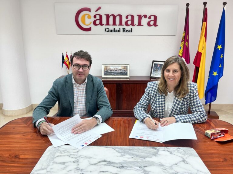 Cáritas Diocesana de Ciudad Real ratifica convenio de colaboración con La Cámara de Comercio de la capital
