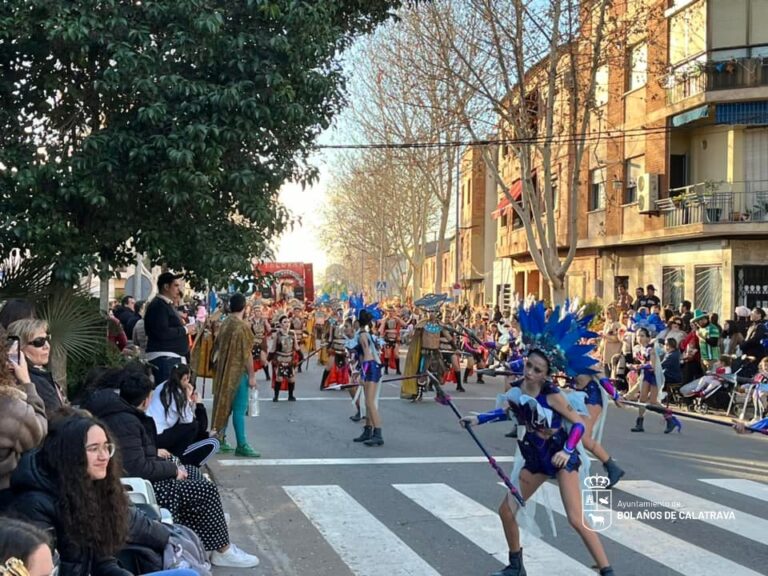 Multitudinario desfile de Comparsas y Carrozas en Bolaños de Calatrava