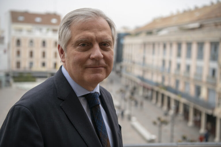 Cañizares sugiere a la Junta llevar nuevos servicios descentralizados a Ciudad Real para dar vida a inmuebles administrativos vacíos por el traslado