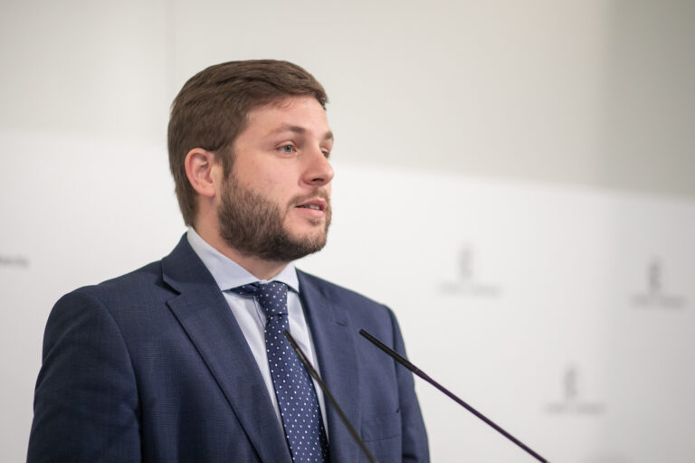 Renovado el transporte sensible a demanda en el Campo de Montiel tras contar con casi 40.000 usuarios en la comarca