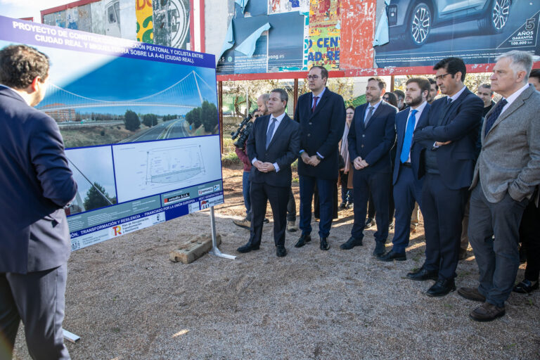 Comienzan las obras de la pasarela ciclopeatonal entre Ciudad Real y Miguelturra, que será una «realidad» en año y medio