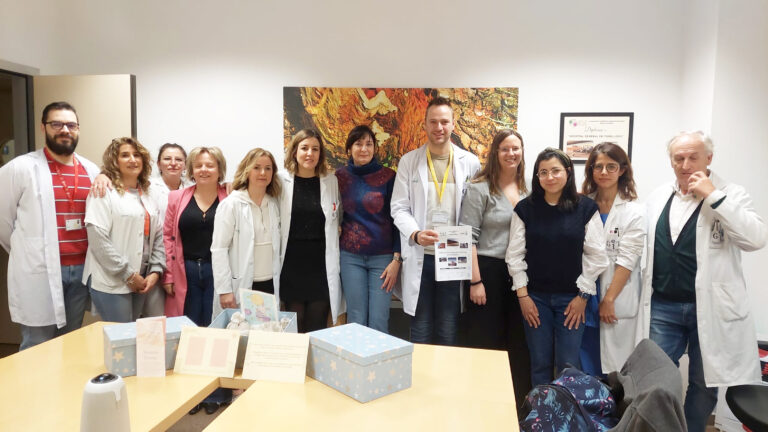 Profesionales de la Gerencia de Tomelloso diseñan una ‘caja de recuerdos’ en un esfuerzo por humanizar la atención y el proceso del duelo