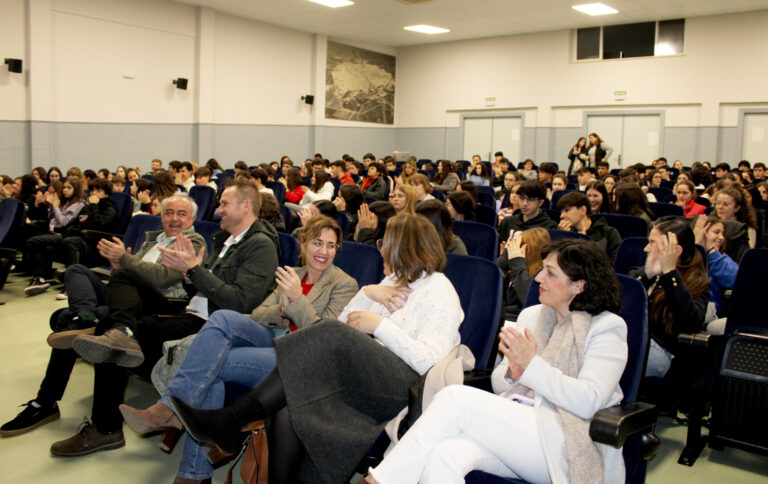 La Gerencia de Tomelloso reúne a cerca de 200 adolescentes en una charla informativa sobre la prevención del suicidio
