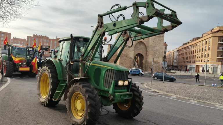 Ciudad Real, sitiada por la gran tractorada de los agricultores