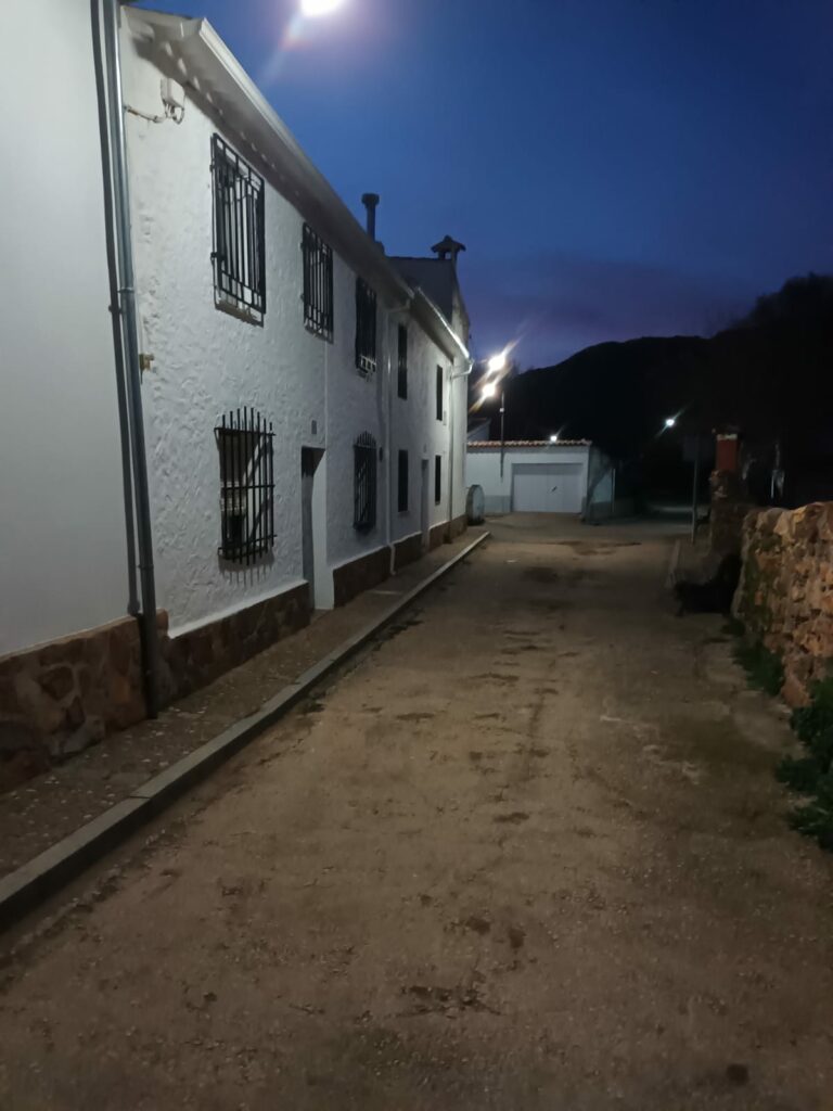 La red eléctrica llega por fin a la aldea de Ventillas