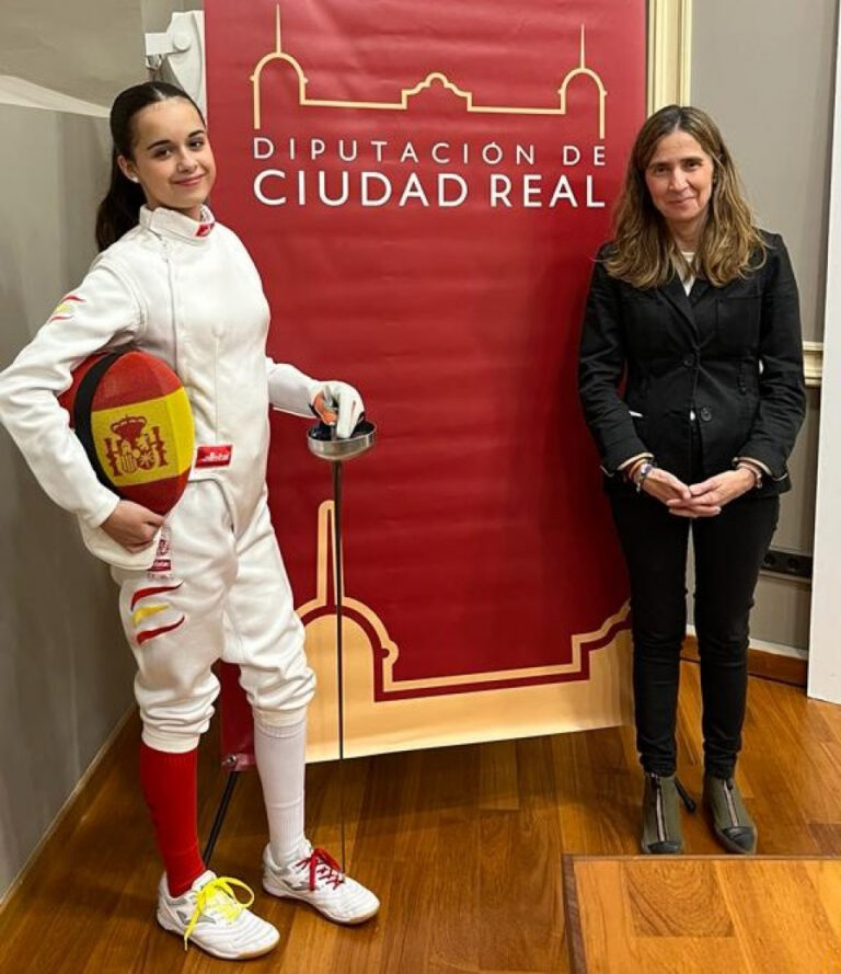 La Diputación apoya a la esgrimista Adriana Bastante, que este fin de semana participa en el XX Campeonato del Mediterráneo 2024