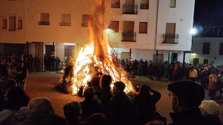 Cientos de asistentes festejaron la Candelaria de Fuencaliente  con el Tizne y el Concurso de Migas de protagonista