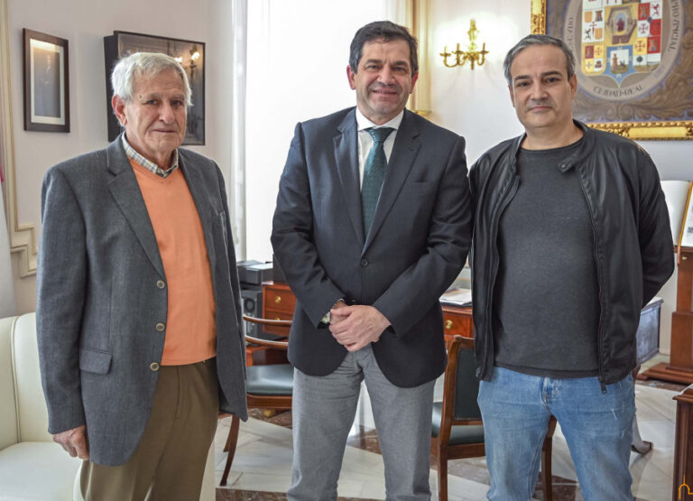 El alcalde de Fontanarejo se reúne con el presidente de la Diputación para presentarle los cambios que plantea para su municipio